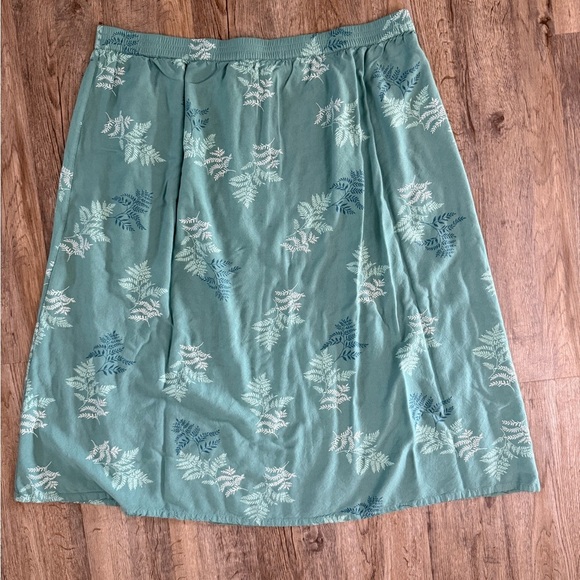 VTG Two Twenty • Botanical Rayon Midi Skirt - Picture 1 of 6